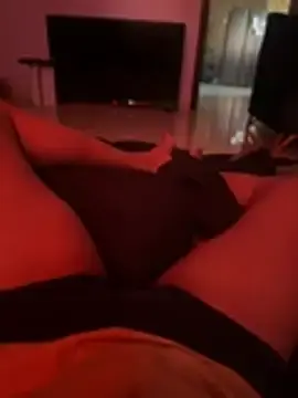 Musclegirllovesdick  live sex cam