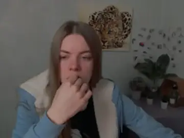 AliceFlirtt_  live sex cam