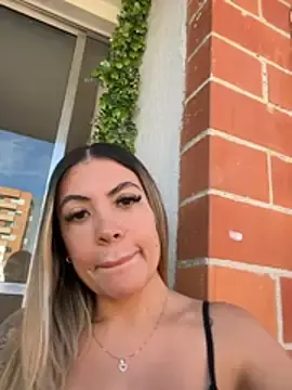 Sara_Millees  live sex cam