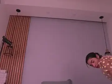 Mia-reeves  live sex cam