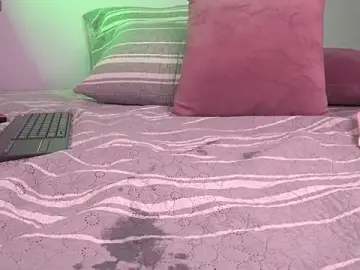 Mia-reeves  live sex cam