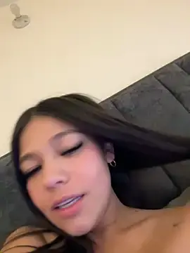 Alyshanon18  live sex cam