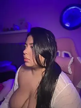 Emily_Cooper7  live sex cam