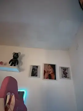 Emily_Cooper7  live sex cam