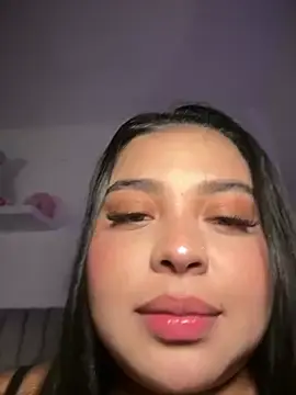Emily_Cooper7  live sex cam