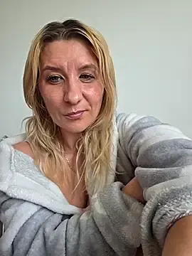 KaylinJan  live sex cam