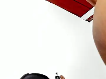 Kloe-squirts  live sex cam