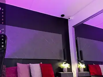 SaraaMills  live sex cam