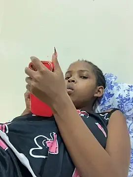 Queen-sasha  live sex cam