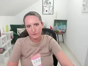 ChloeHottyX  live sex cam