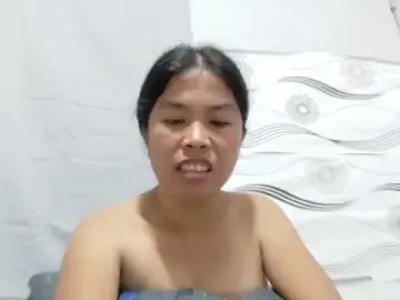 Hotpinaymorena  live sex cam