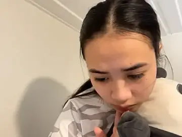 NorikoMcirvin  live sex cam