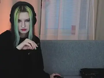 ToxicKittyy  live sex cam