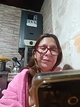 Cari75  live sex cam