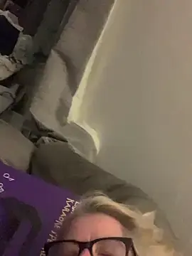 Curvy-Ruby-Uk  live sex cam