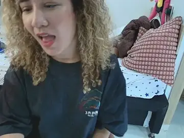 Charlotte11-11  live sex cam