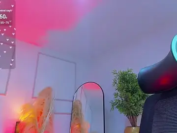 Emilywillis8  live sex cam