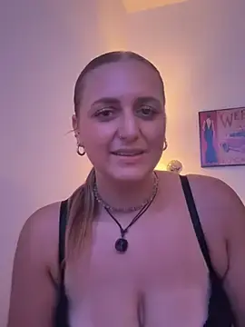 LunaHottie1  live sex cam