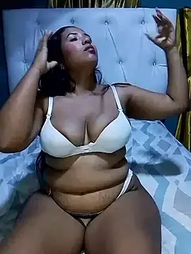 Karimbrunette  live sex cam