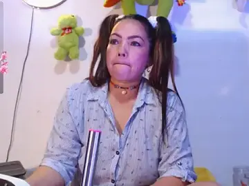 Sharlott_smith  live sex cam