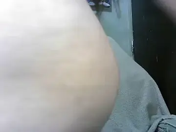 SquirtSellene18  live sex cam