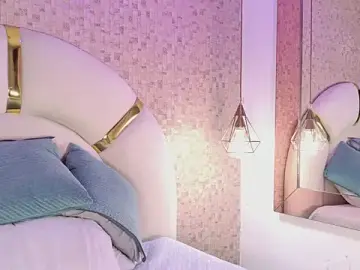 Emmy_rose25  live sex cam