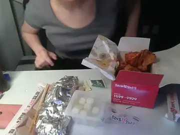 Cockoroach3333  live sex cam