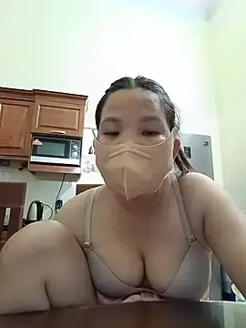 LinhThao999  live sex cam