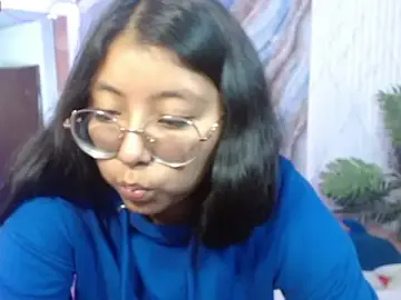 Elowen_tay  live sex cam