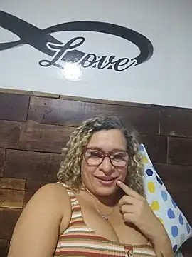Cuarentones  live sex cam