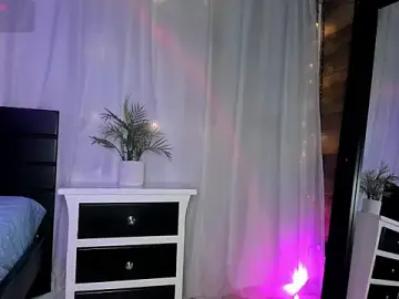 Evolet_Bee  live sex cam
