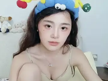 Yolo-777  live sex cam
