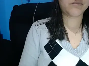 Luckygirl111  live sex cam