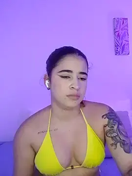 Martina_connor1  live sex cam