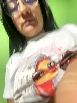 Bella_roxee  live sex cam