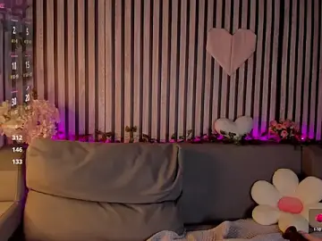 Casey_Sweeet  live sex cam