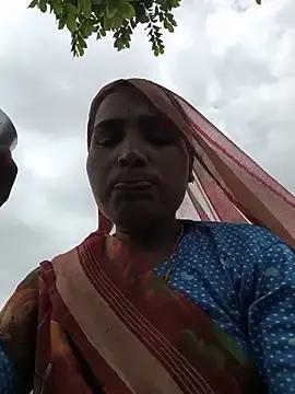 Hot_raaani  live sex cam