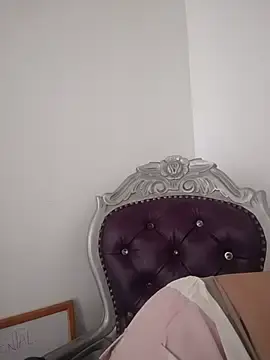 Milf-Prettyboobs  live sex cam
