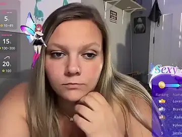 RocketBaddieRips  live sex cam