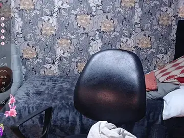 Pretty_cristal69  live sex cam
