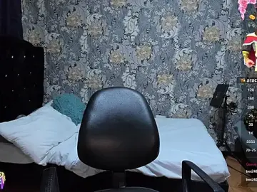 Pretty_cristal69  live sex cam