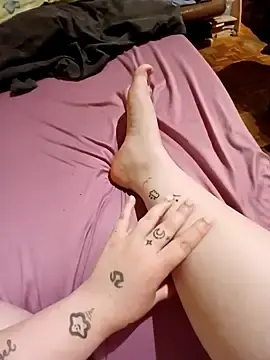 Redheadgirl18  live sex cam