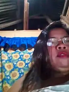 Huge_mama69  live sex cam