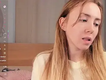 LelahLat  live sex cam