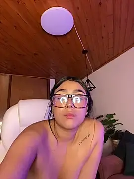 Maddy_pinnkk  live sex cam