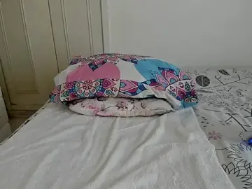 LisaHadwin  live sex cam