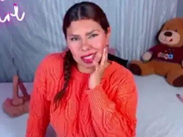 Queenamazon1  live sex cam