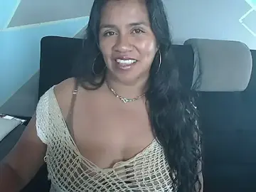 Saggil23  live sex cam