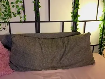 IvetteLabore  live sex cam