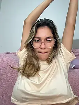Cuteluci_  live sex cam